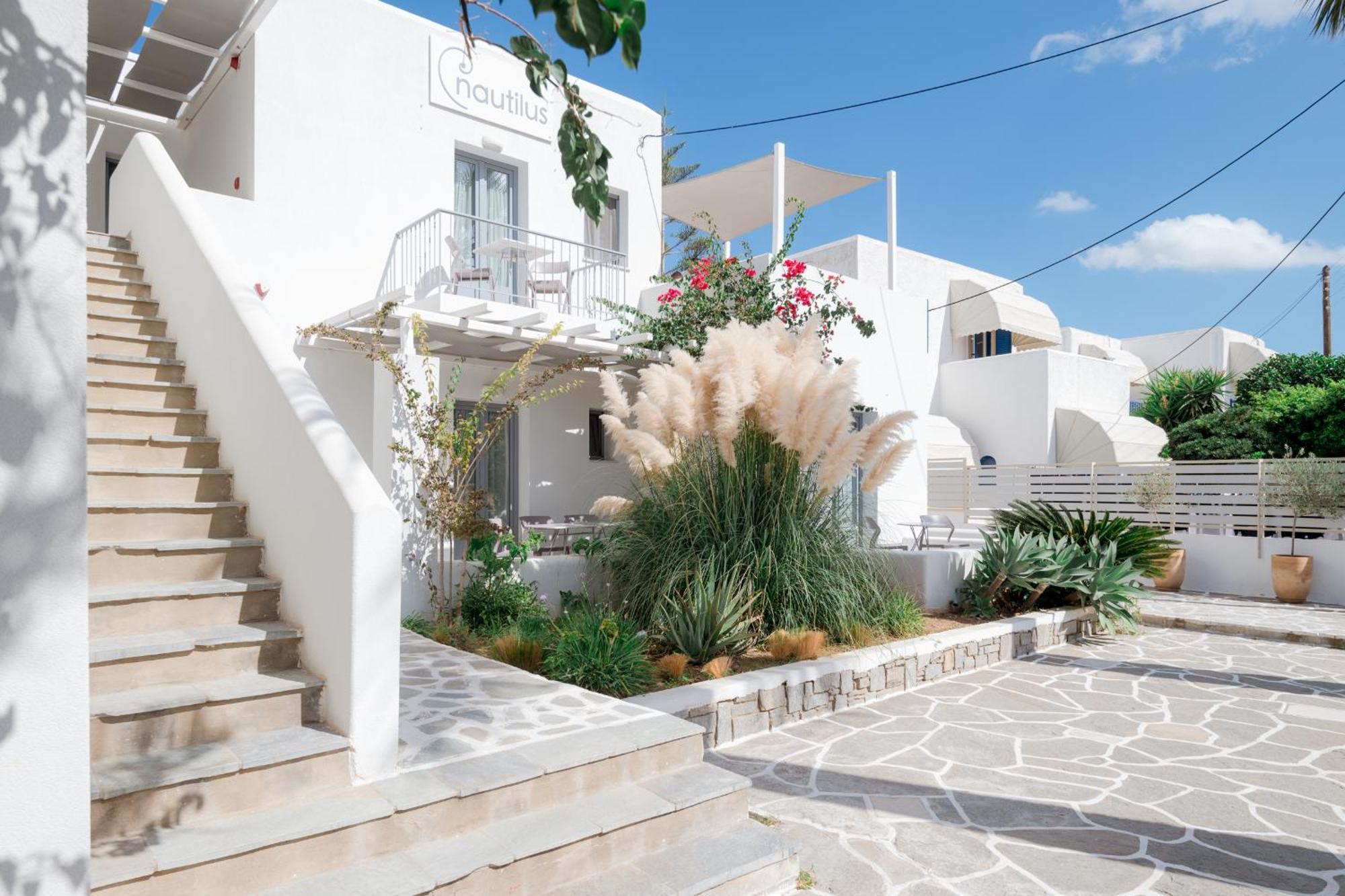 Nautilus Apartments-Suites Parikia  Exterior photo