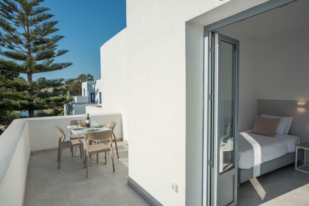 Nautilus Apartments-Suites Parikia  Exterior photo